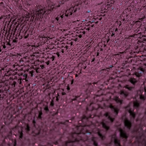 Maurices, Size Large, Maroon V-Neck Short Sleeve Sweater - Picture 5 of 5